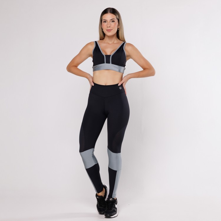 Calça Legging com Recortes Brilho e Tela Preto com Cinza