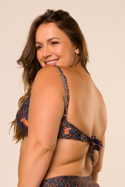 Top Biquini Com Alça Reta E Detalhe Em Argola Estampa Araras