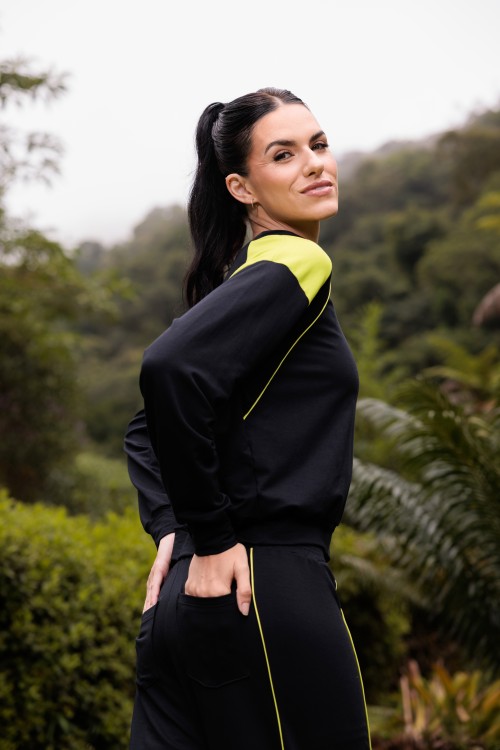 Conjunto Moletinho Calça e Blusa Com Detalhes Verde Lima