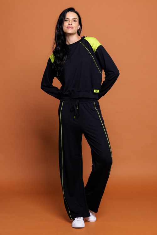 Conjunto Moletinho Calça e Blusa Com Detalhes Verde Lima