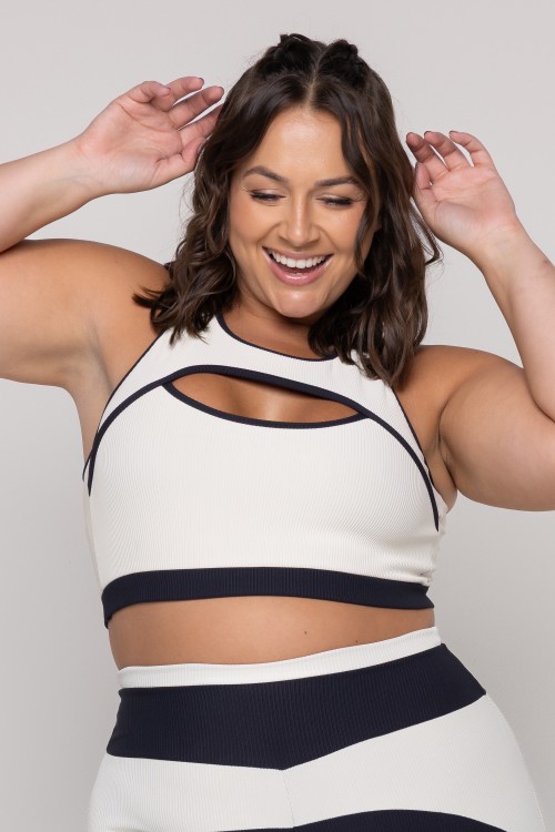 Top Fitness Vazado Comfy Preto