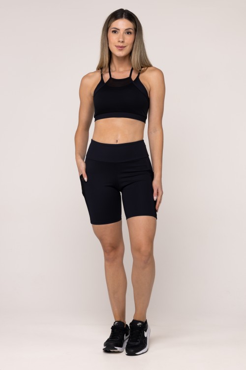 Bermuda Fitness Bolsos Sobreposição Preta