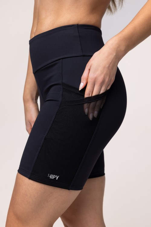 Bermuda Fitness Bolsos Sobreposição Preta