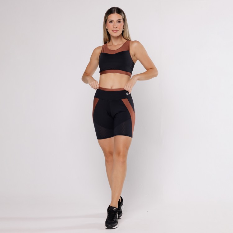 BERMUDA COM RECORTES BRILHO E TELA PRETO COM COBRE