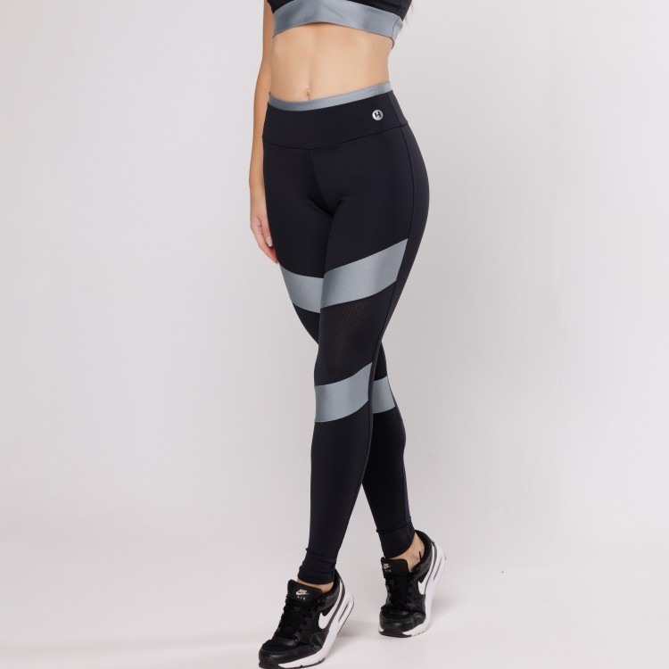 Calça Legging Preta com Detalhe Cinza Metalizado e Tela