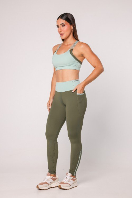 LEGGING BICOLOR COM BOLSOS E ELÁSTICO PERSONALIZADO VD. ESCURO