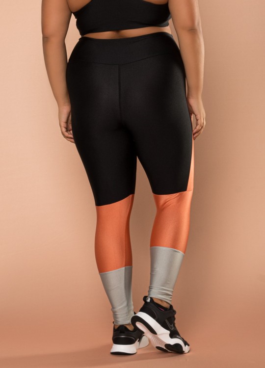 Calça Legging Preta Com Tecido Brilhoso E Recortes Laranja E Cinza