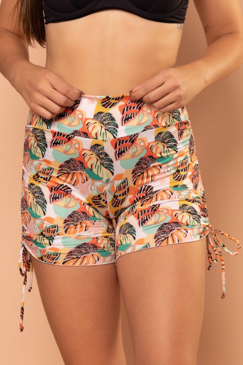 Short Com Detalhe Franzido Na Lateral Estampa Tropical  E247