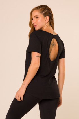 Blusa Manga Curta com Detalhe  nas Costas Preto