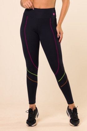 Calça Legging Preta Com Recortes e Pesponto Colorido