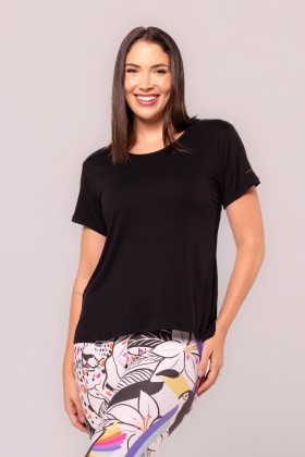 Blusa Detalhe nas Costas Viscose Preta